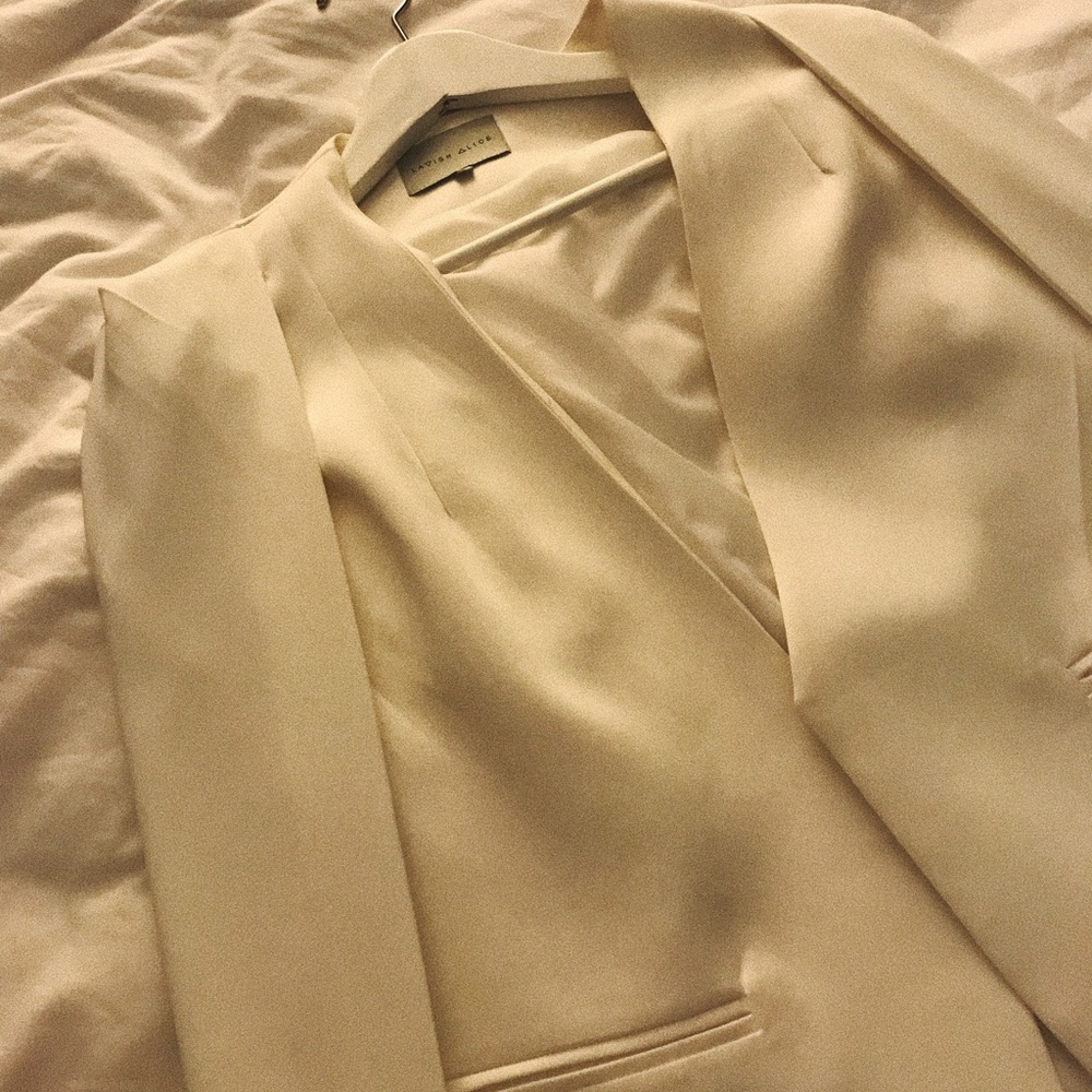 Beautiful Crisp White Cape